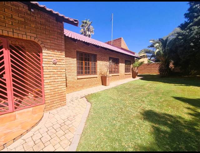 3 BEDROOM HOUSE FOR SALE IN VANDERBIJLPARK SE 4